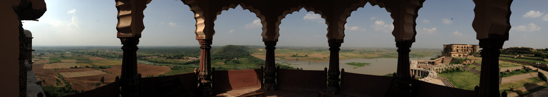 Rural Rajasthan from Tijara Fort-Palace 58K jpeg